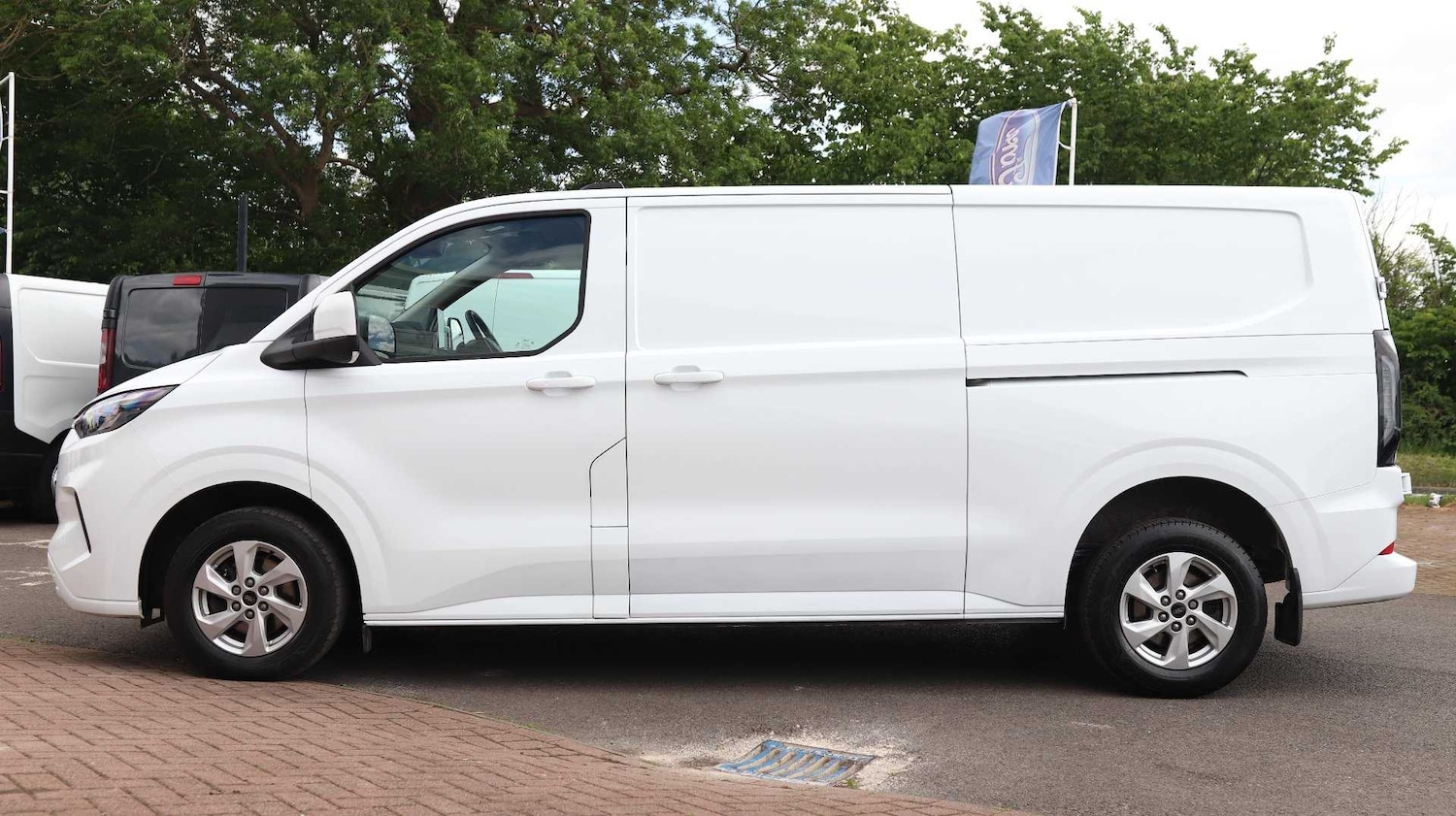 Used Ford Transit Custom 2024 for sale - 76661839: Photo 9