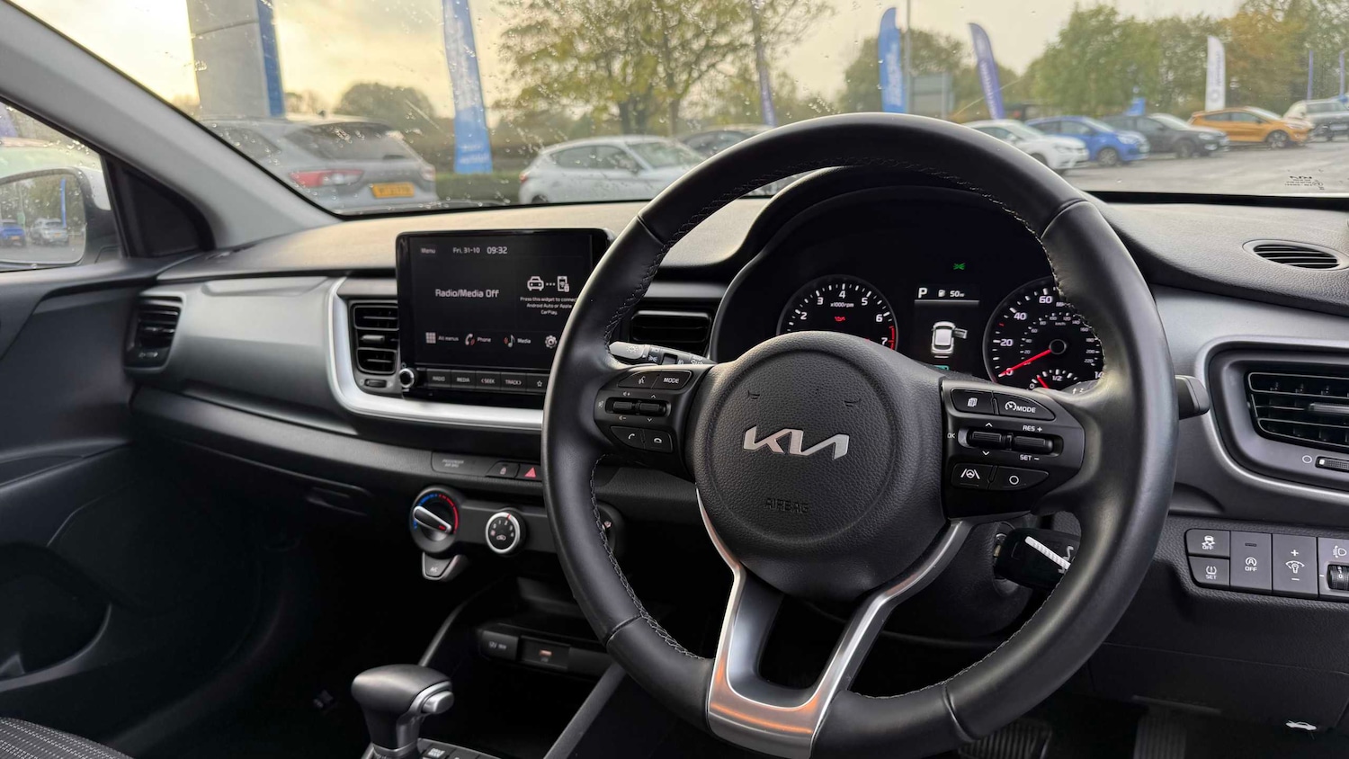 Used Kia Stonic 2023 for sale - 77361235: Photo 15