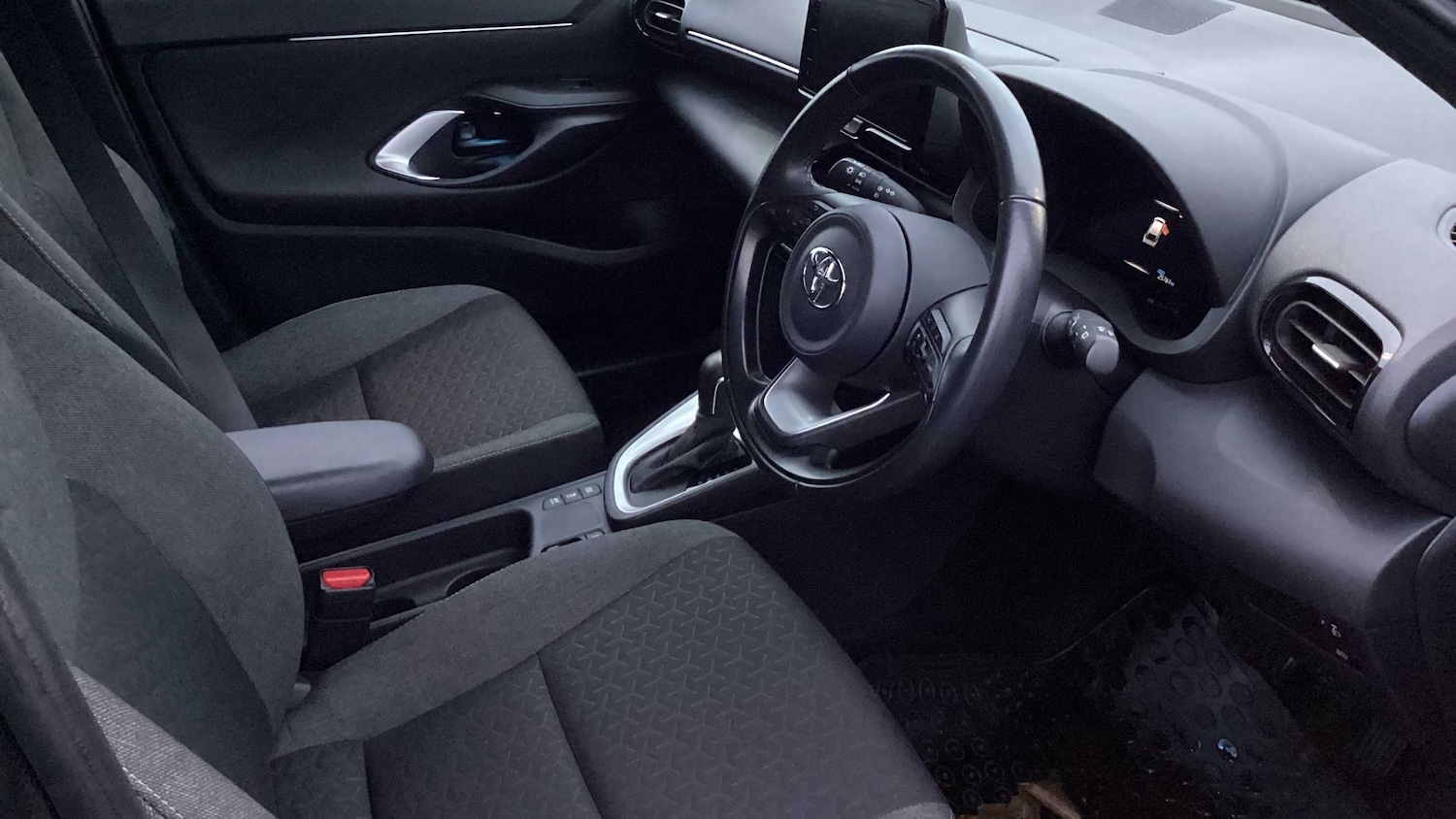 Used Toyota Yaris Cross 2022 for sale - 77282044: Photo 12