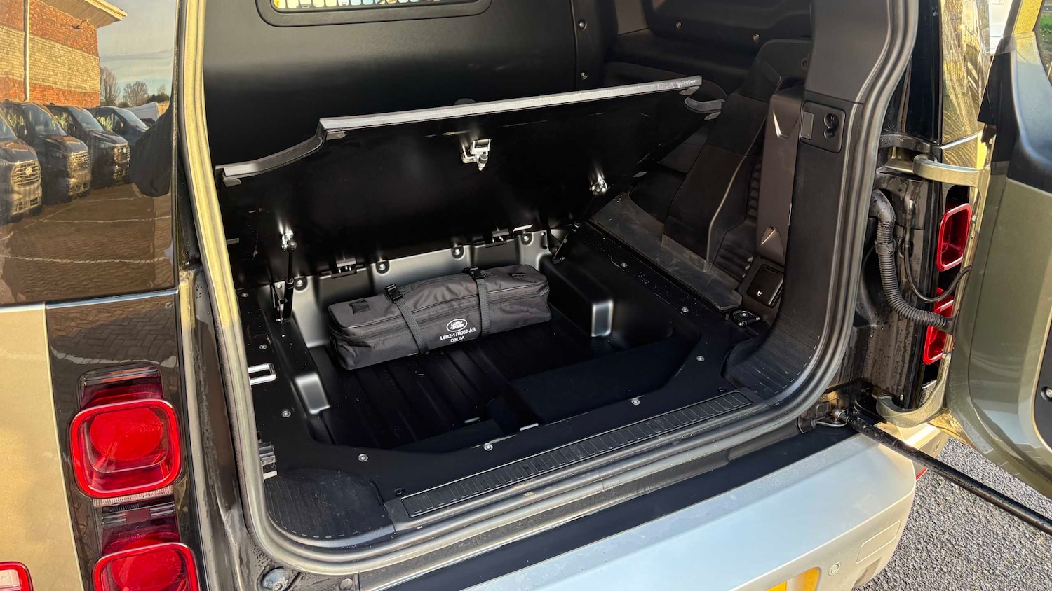 Used Land Rover Defender 2022 for sale - 77577252: Photo 16