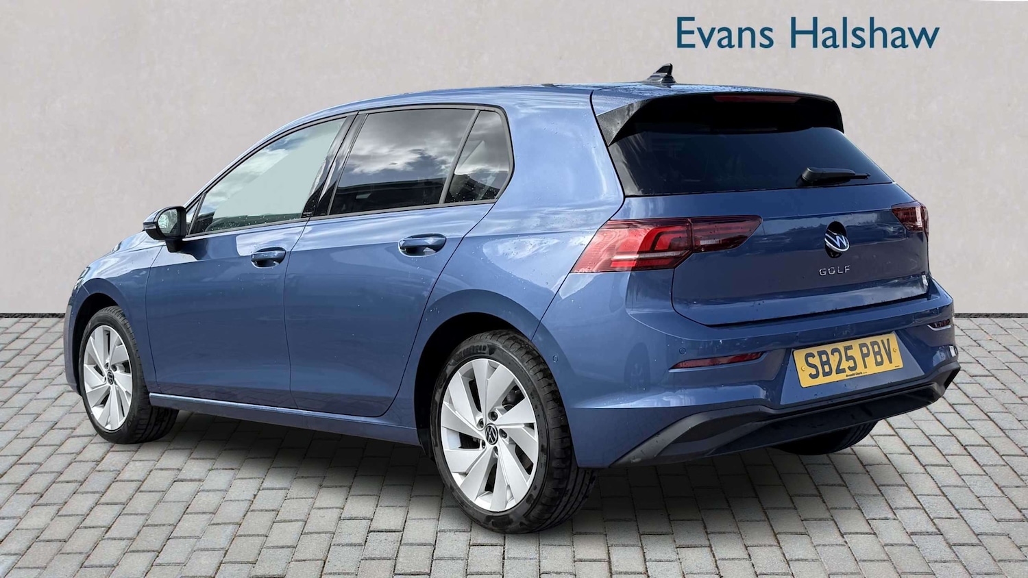 Used Volkswagen Golf 2025 for sale - 78051986: Photo 2