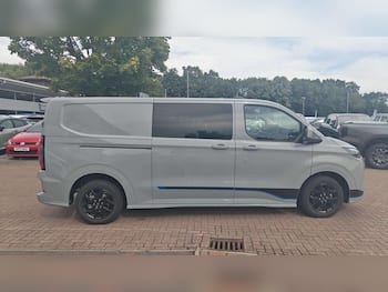 Used Ford Tourneo Custom 2026 for sale - 79660315: Photo