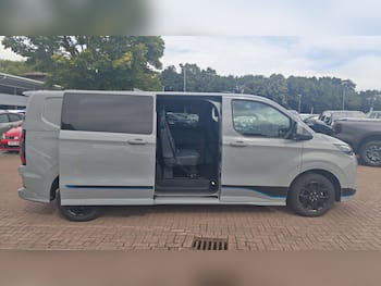 Used Ford Tourneo Custom 2026 for sale - 79660315: Photo