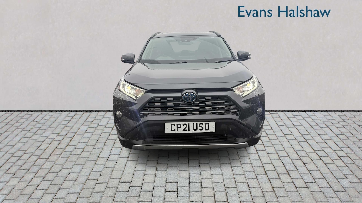 Used Toyota RAV4 2021 for sale - 77711220: Photo 2