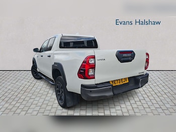 Used Toyota Hilux 2023 for sale - 78024155: Photo