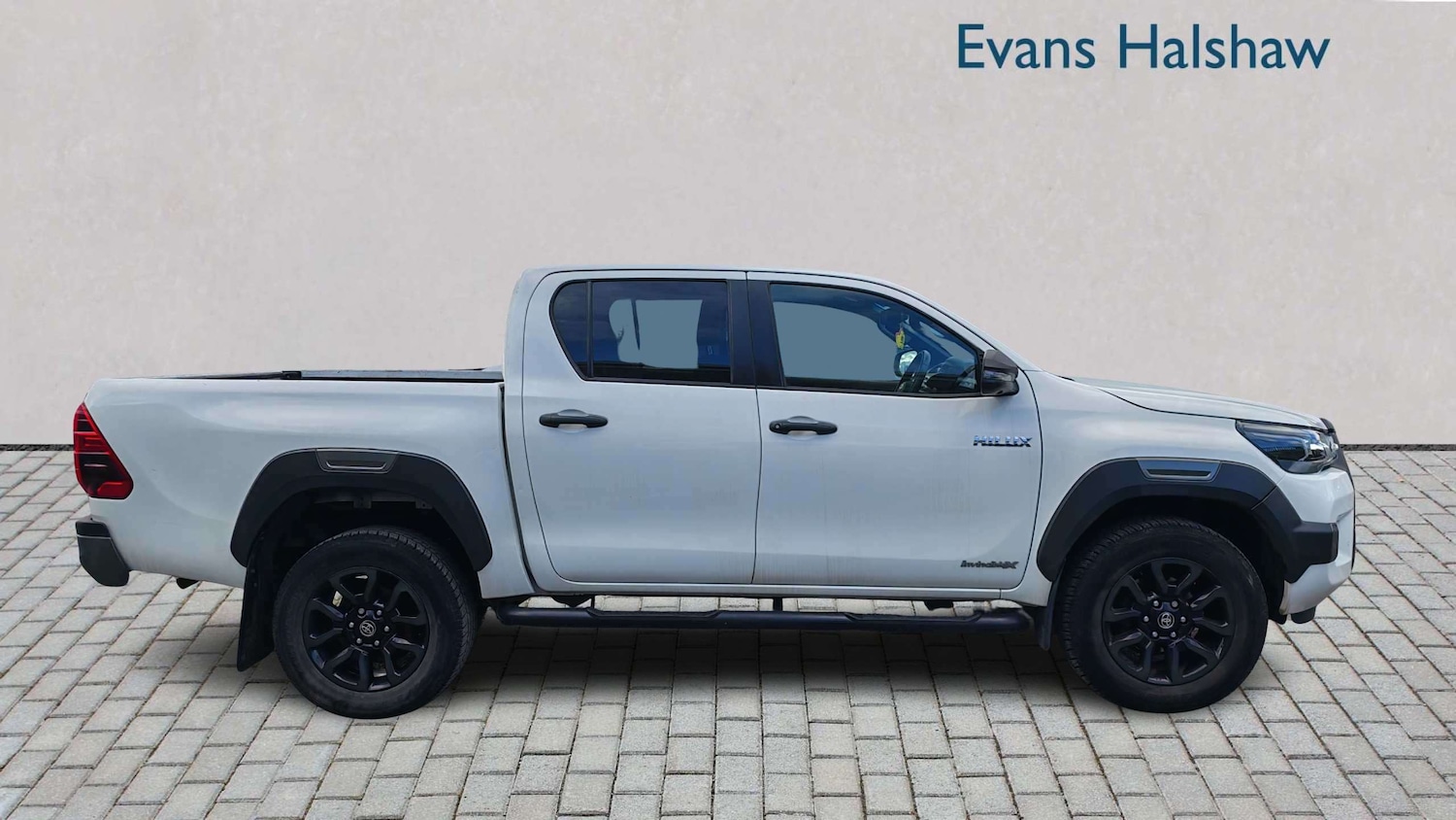 Used Toyota Hilux 2023 for sale - 78024155: Photo 3