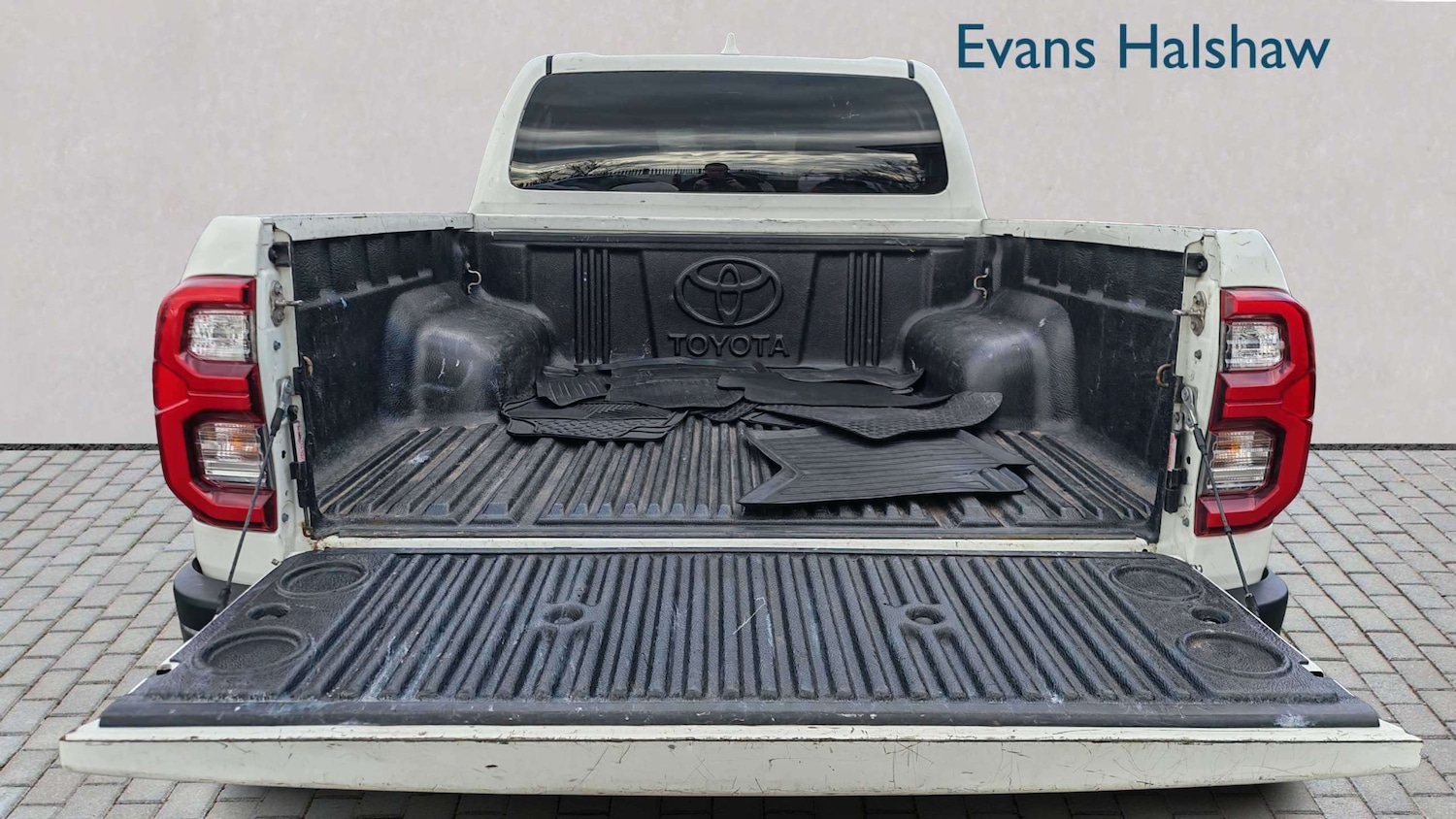 Used Toyota Hilux 2023 for sale - 78024155: Photo 6