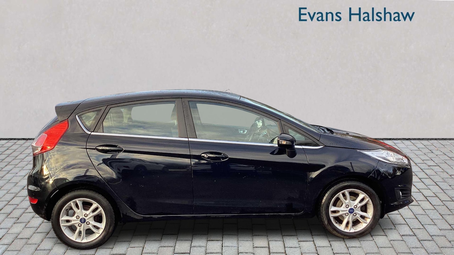 Used Ford Fiesta 2017 for sale - 77134734: Photo 2