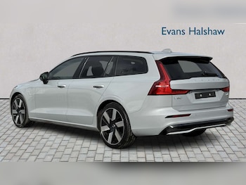 Used Volvo V60 2024 for sale - 78433092: Photo