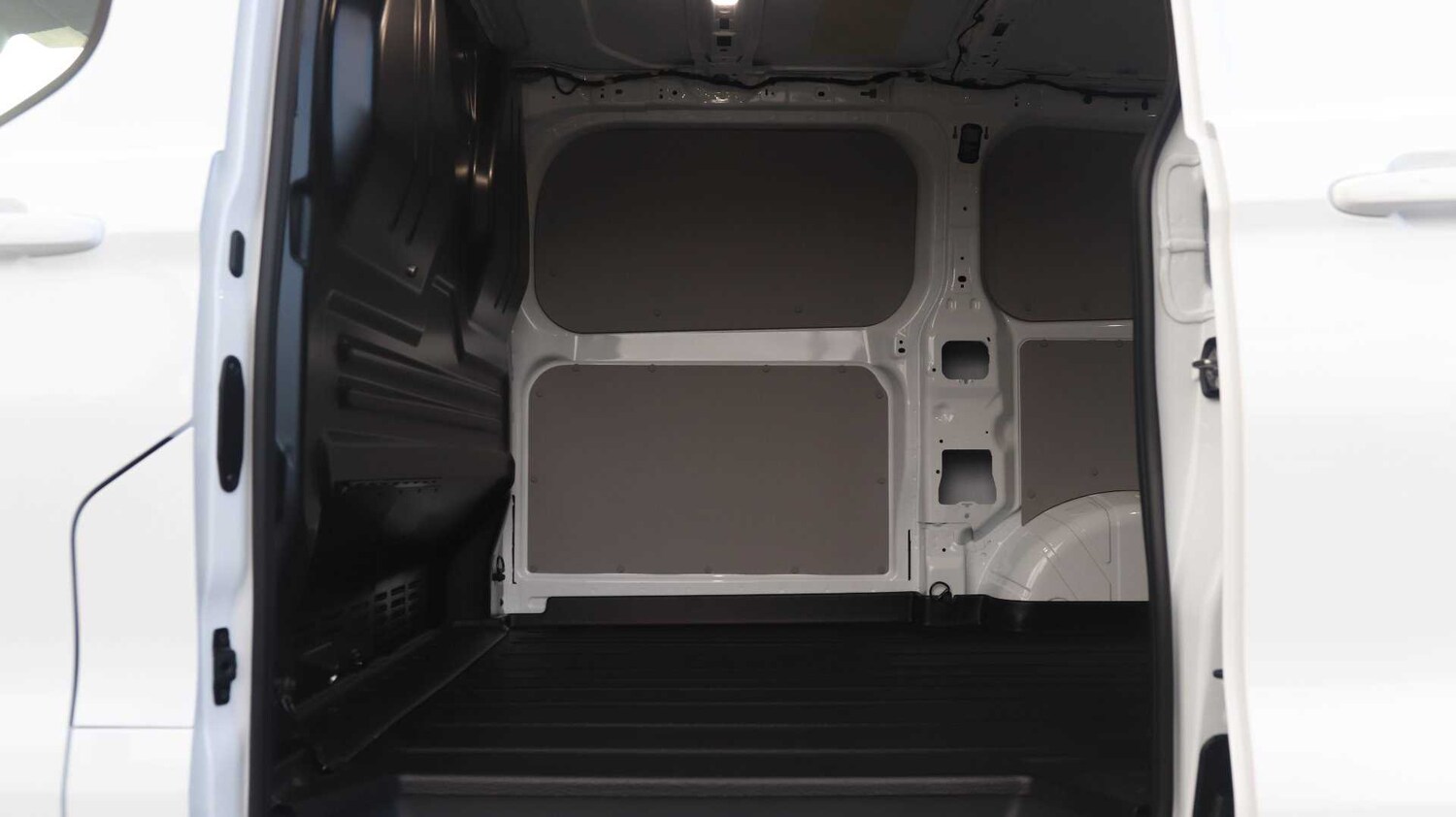 Used Ford E-Transit 2024 for sale - 76286320: Photo 19