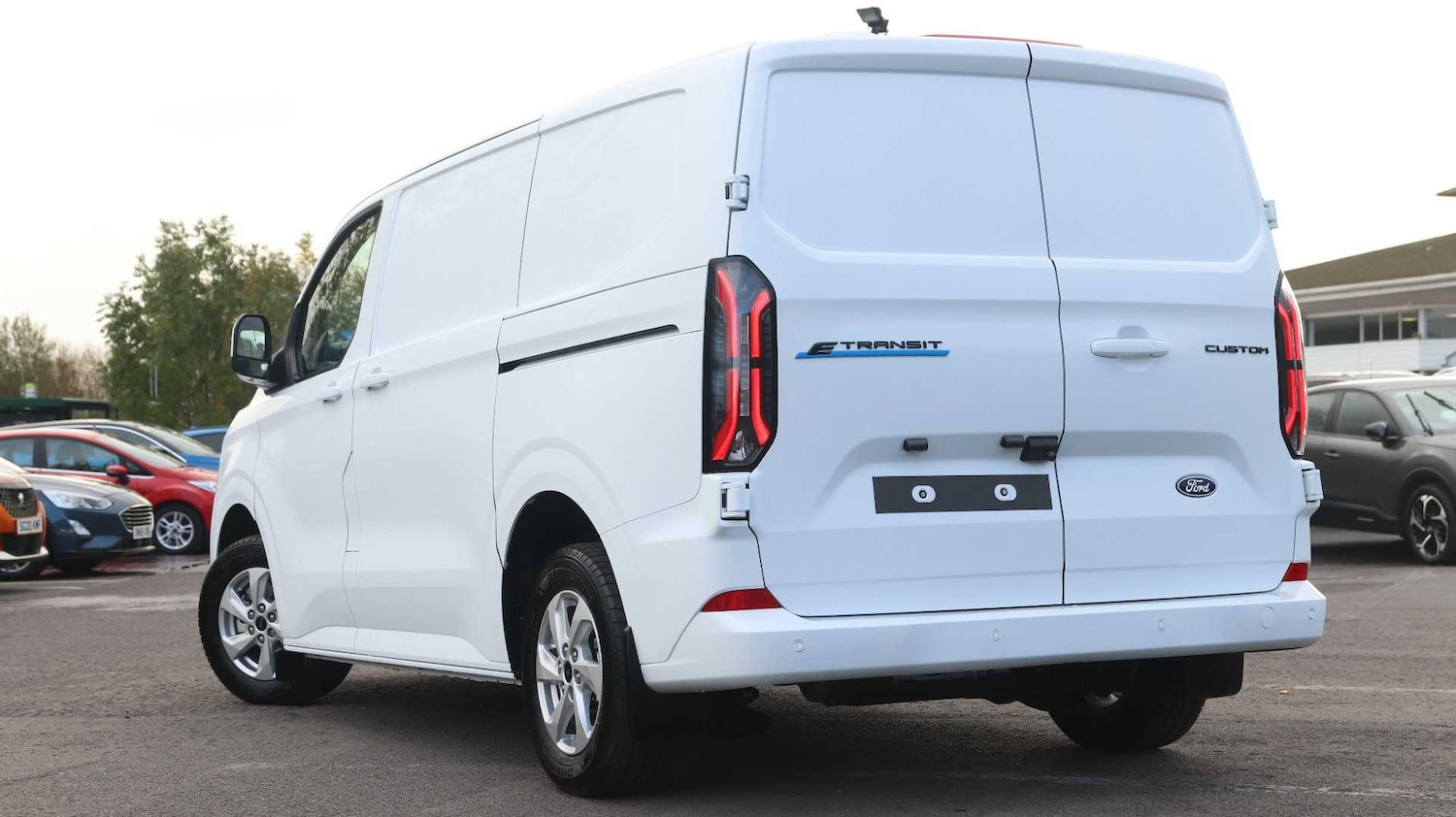 Used Ford E-Transit 2024 for sale - 76286320: Photo 2