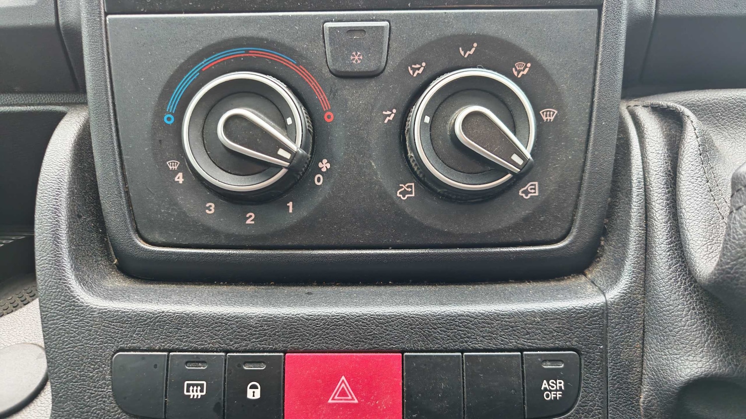 Used Peugeot Boxer 2023 for sale - 77772404: Photo 14