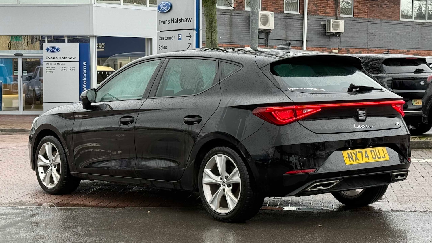 Used SEAT Leon 2024 for sale - 77540740: Photo 2