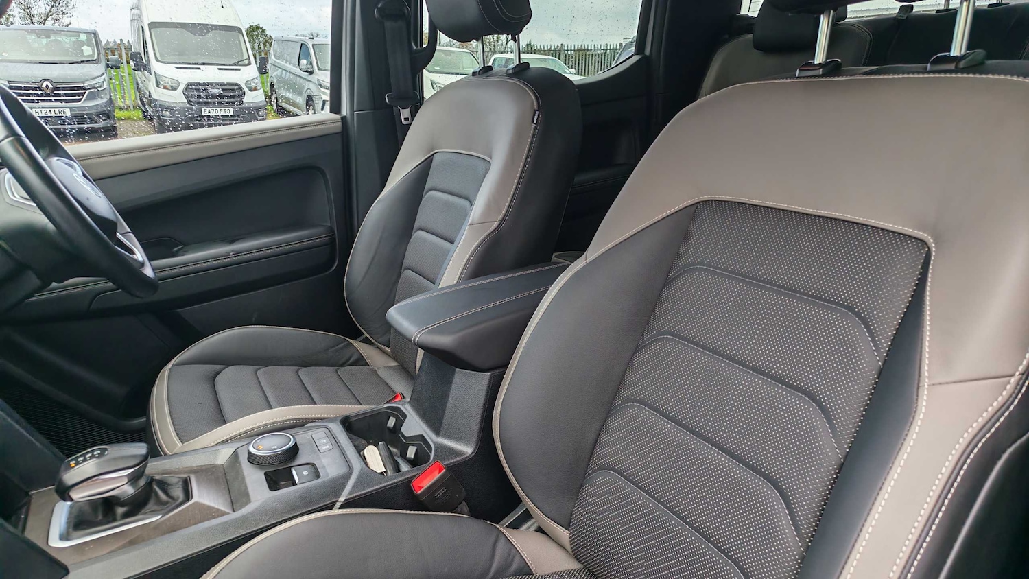 Used Volkswagen Amarok 2024 for sale - 76460335: Photo 11