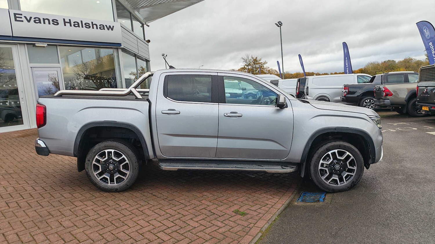 Used Volkswagen Amarok 2024 for sale - 76460335: Photo 3