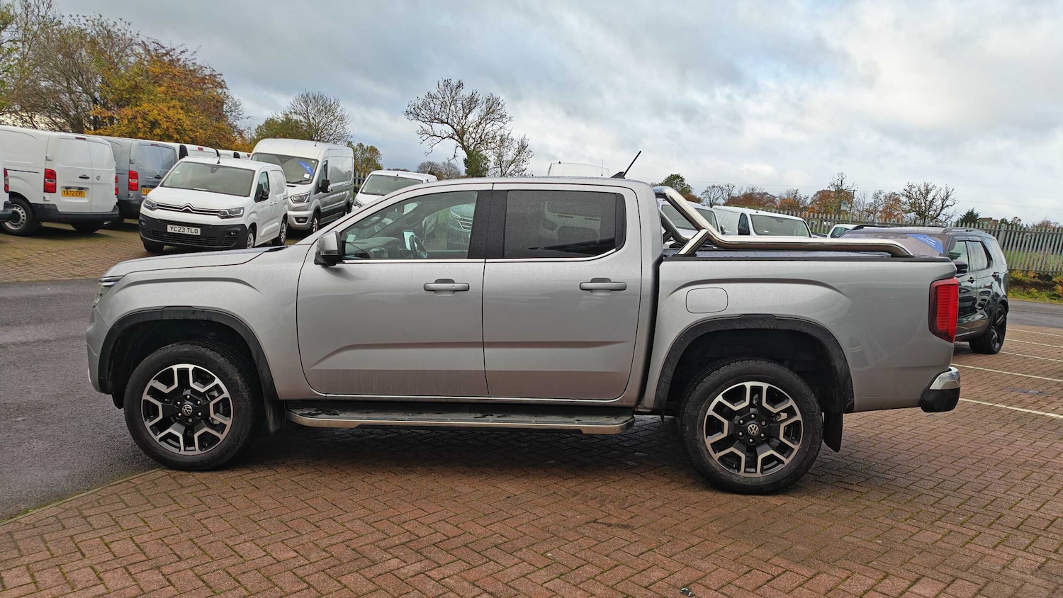 Used Volkswagen Amarok 2024 for sale - 76460335: Photo 6