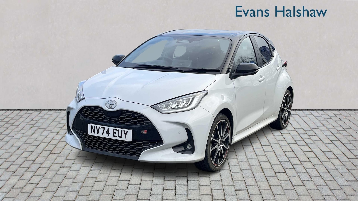 Used Toyota Yaris 2024 for sale - 77414851: Photo 2