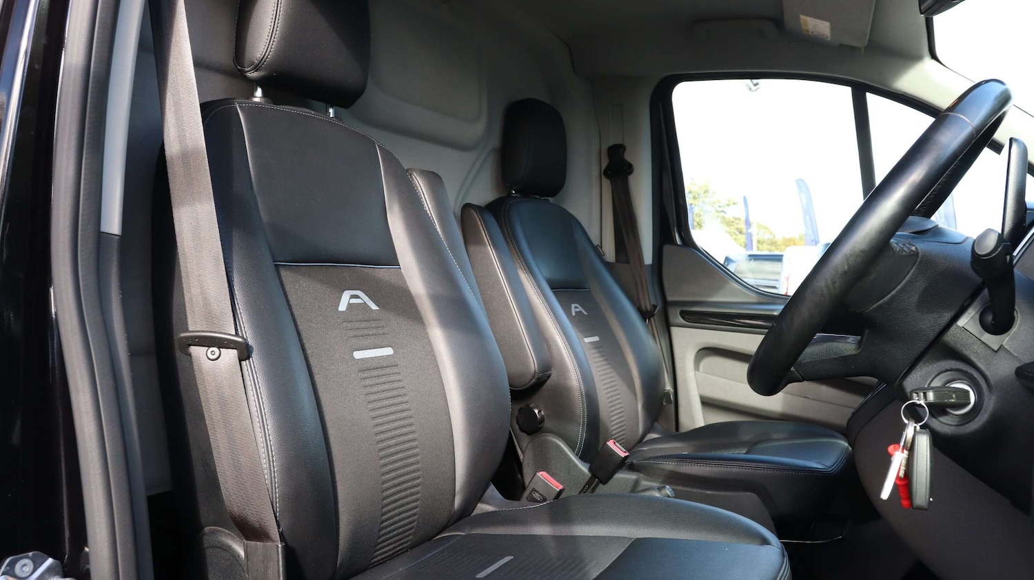 Used Ford Transit Custom 2024 for sale - 76411325: Photo 6