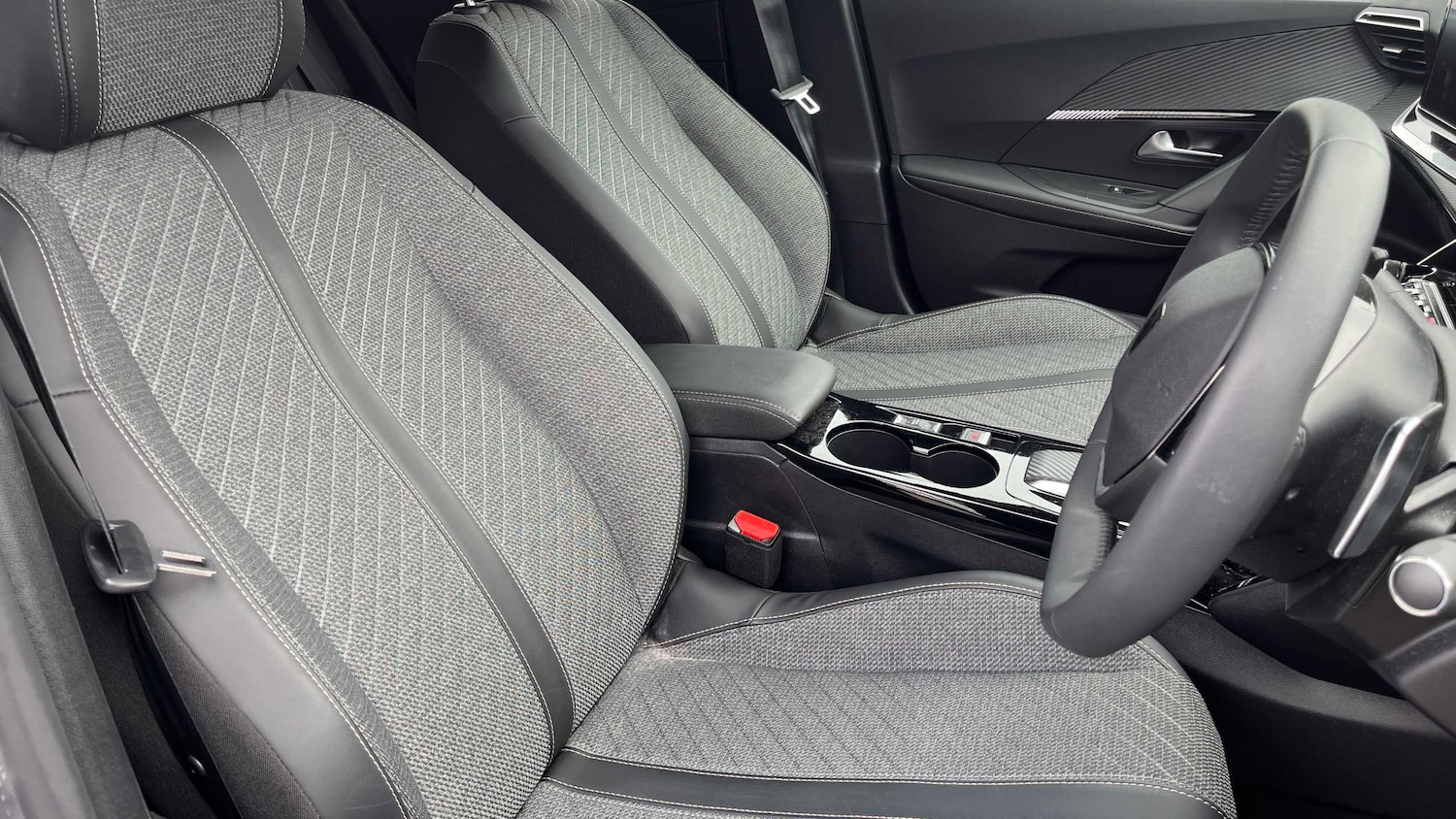 Used Peugeot 2008 2025 for sale - 77972998: Photo 11