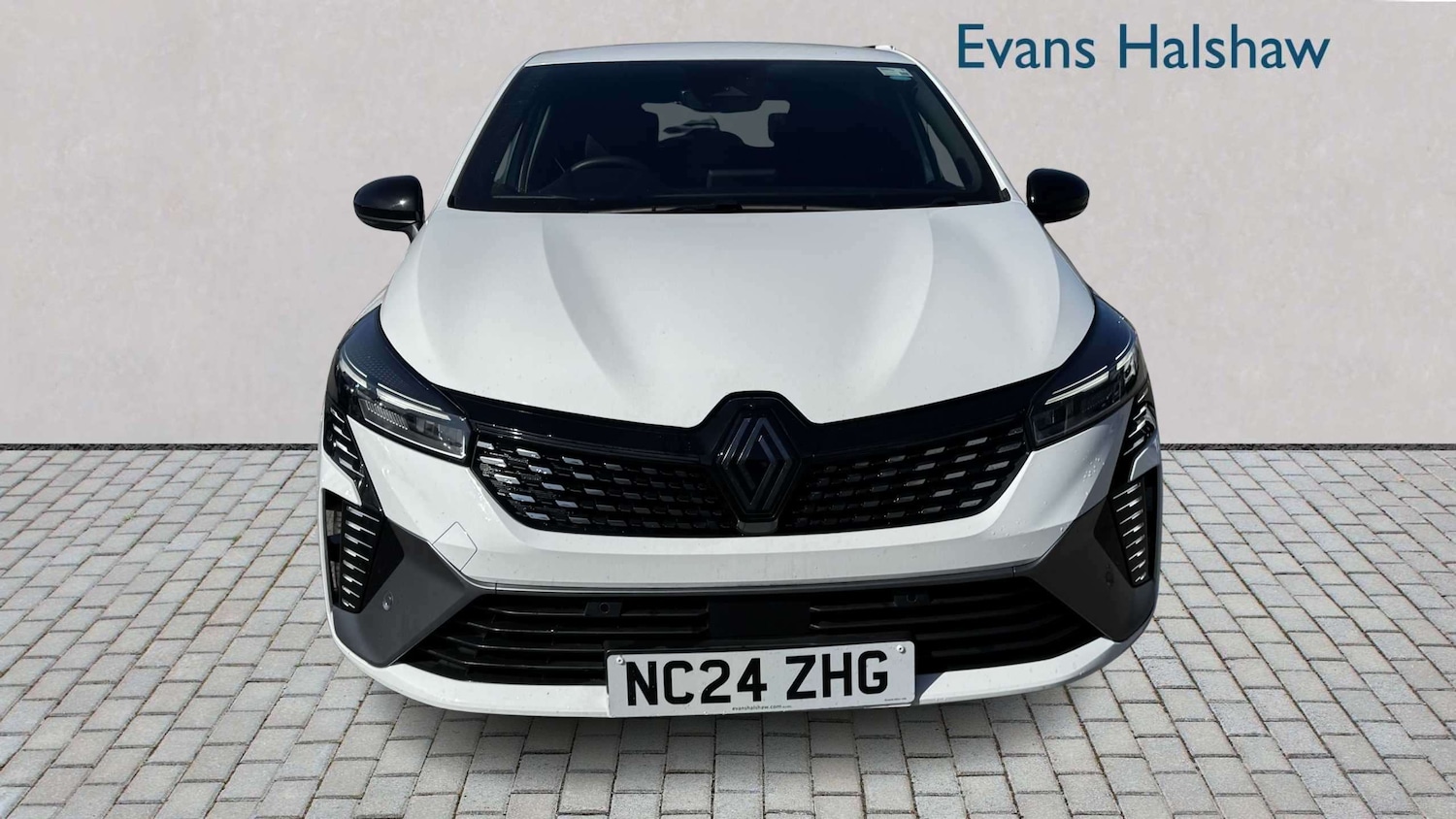 Used Renault Clio 2024 for sale - 78119209: Photo 2