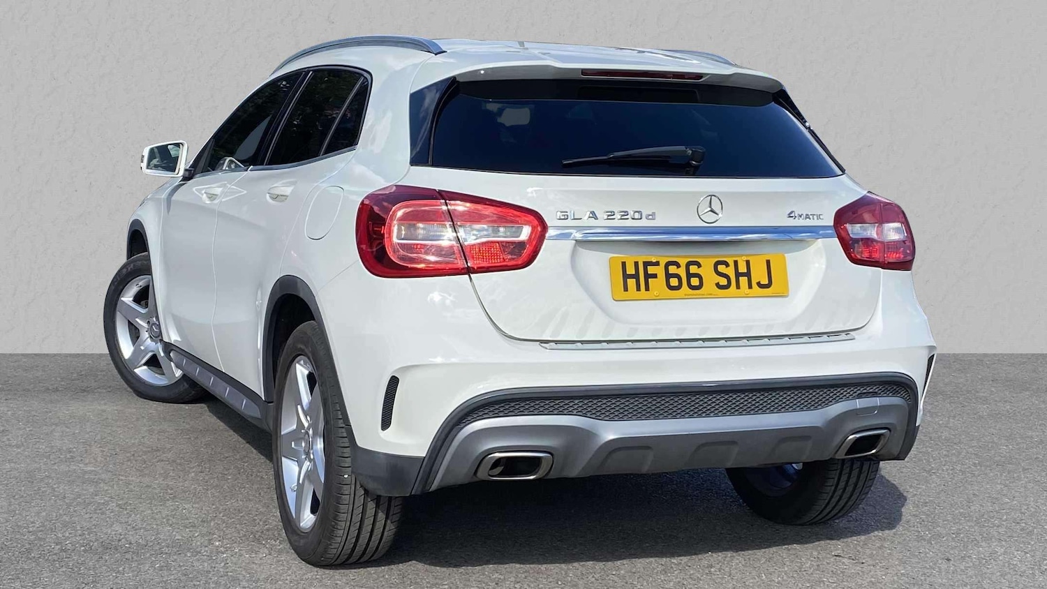 Used Mercedes-Benz GLA 2016 for sale - 76075536: Photo 2