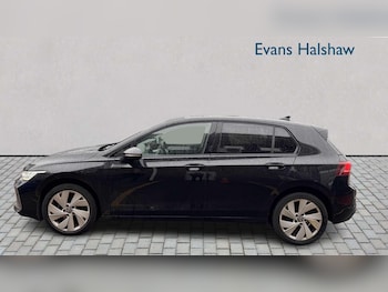 Used Volkswagen Golf 2025 for sale - 76929076: Photo