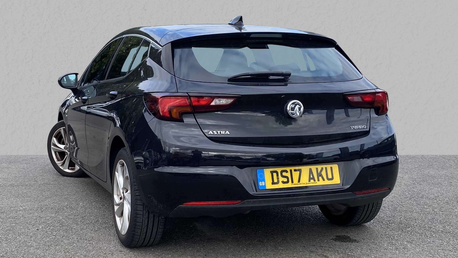Used Vauxhall Astra 2017 for sale - 76141492: Photo 2