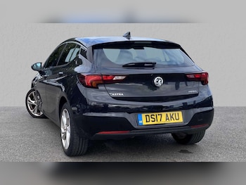 Used Vauxhall Astra 2017 for sale - 76141492: Photo 2