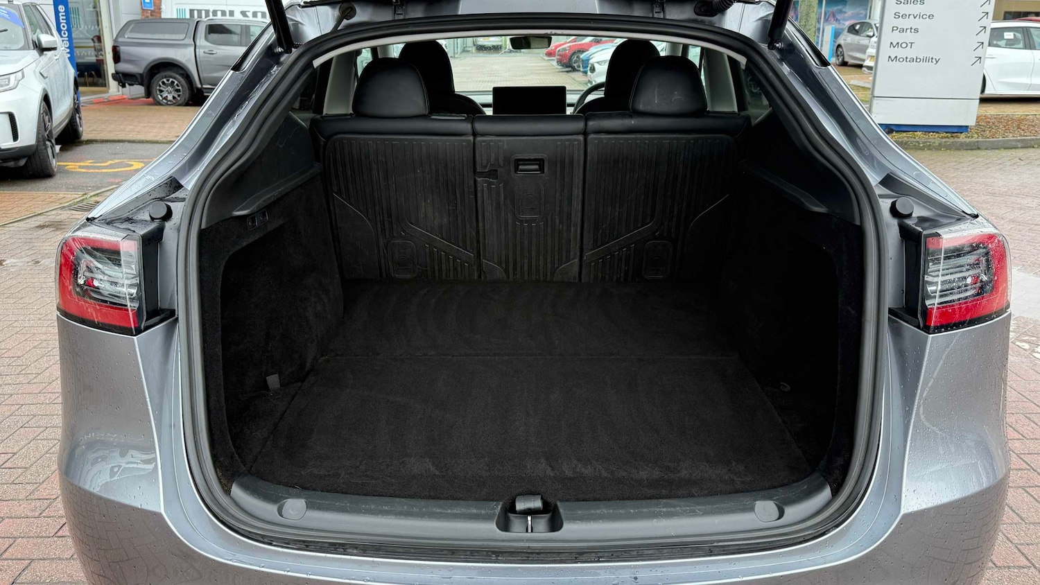 Used Tesla Model Y 2024 for sale - 77540761: Photo 11