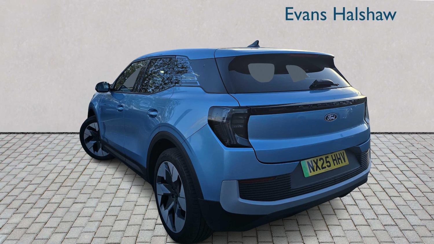 Used Ford Explorer 2025 for sale - 76978817: Photo 2