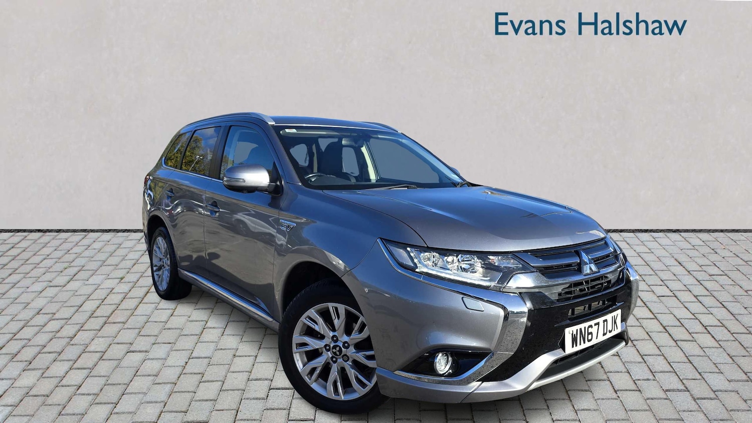 Used Mitsubishi Outlander 2017 for sale - 76401335: Photo 1