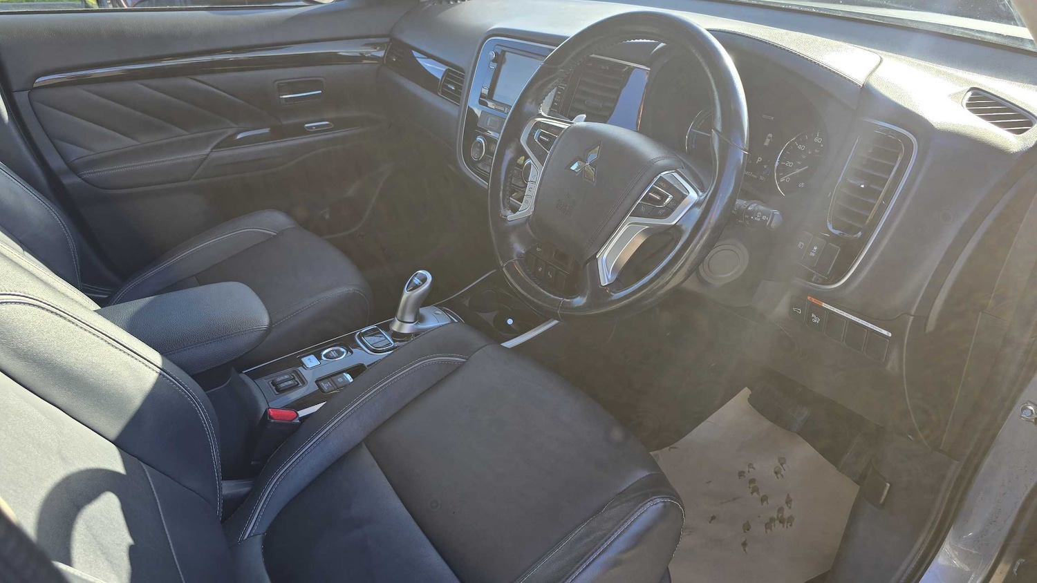 Used Mitsubishi Outlander 2017 for sale - 76401335: Photo 11