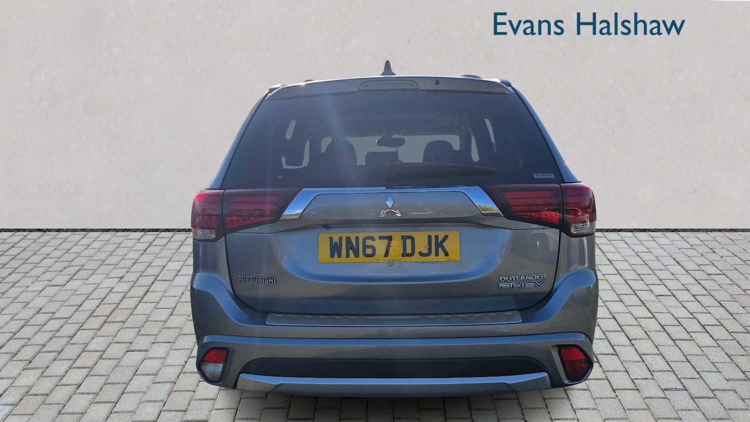 Used Mitsubishi Outlander 2017 for sale - 76401335: Photo 4