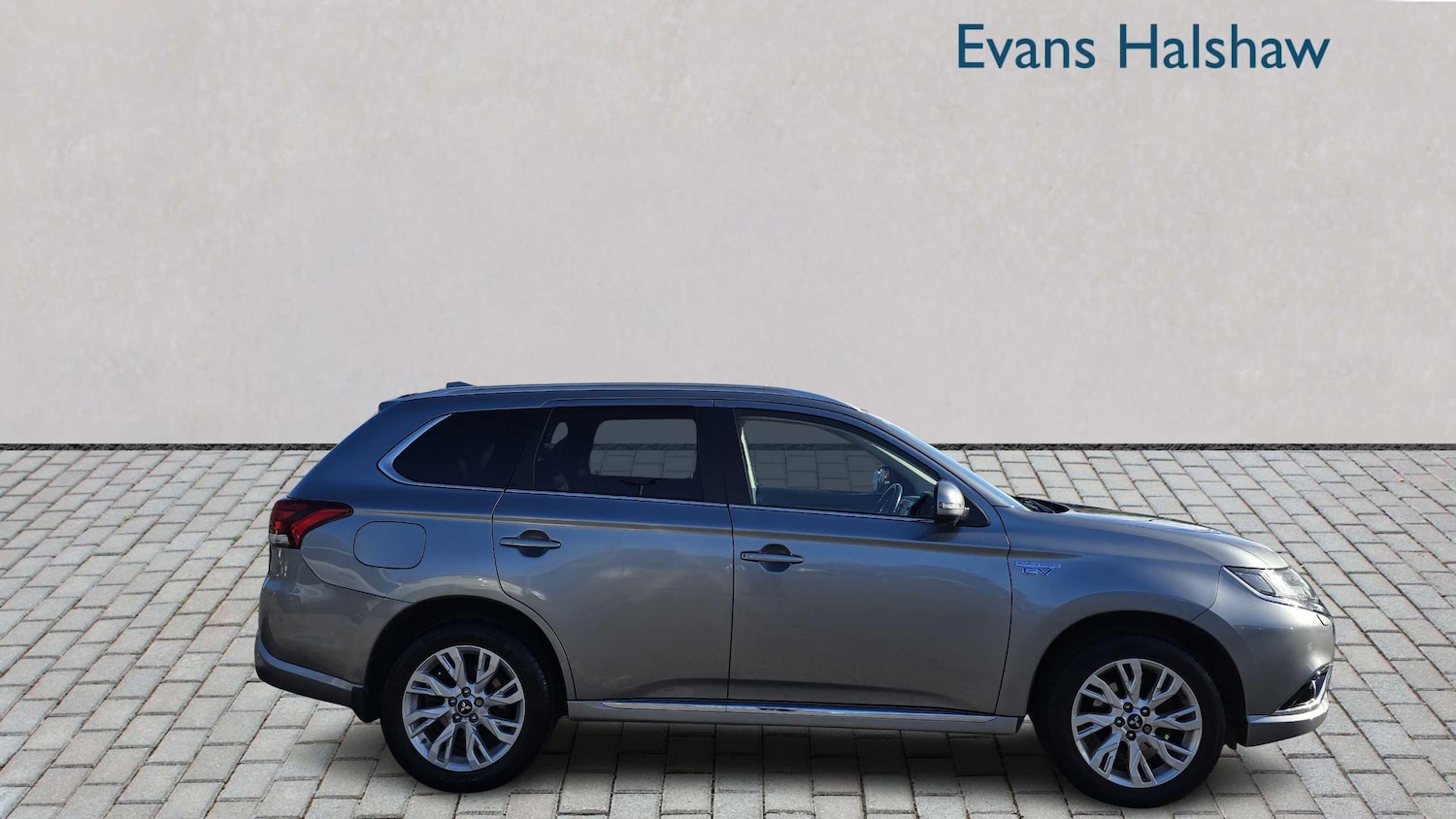 Used Mitsubishi Outlander 2017 for sale - 76401335: Photo 5