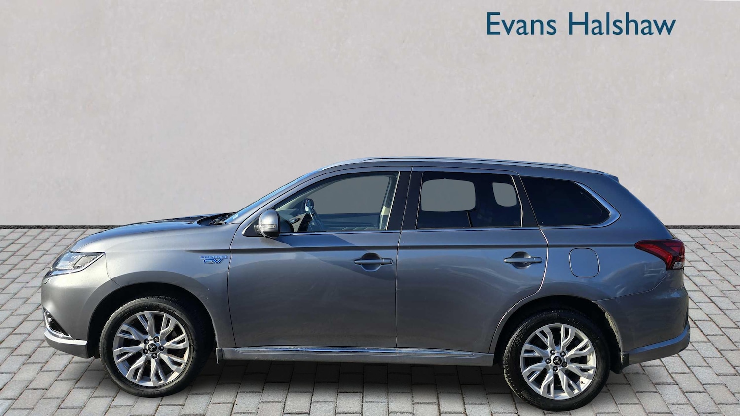 Used Mitsubishi Outlander 2017 for sale - 76401335: Photo 6