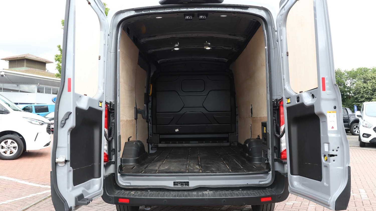 Used Ford Transit 2024 for sale - 76692155: Photo 8