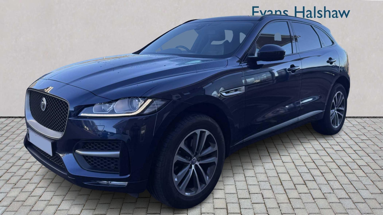 Used Jaguar F-Pace 2018 for sale - 76761143: Photo 3
