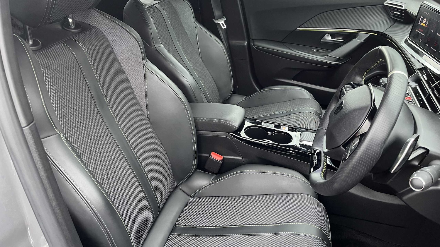 Used Peugeot 2008 2023 for sale - 76978701: Photo 13