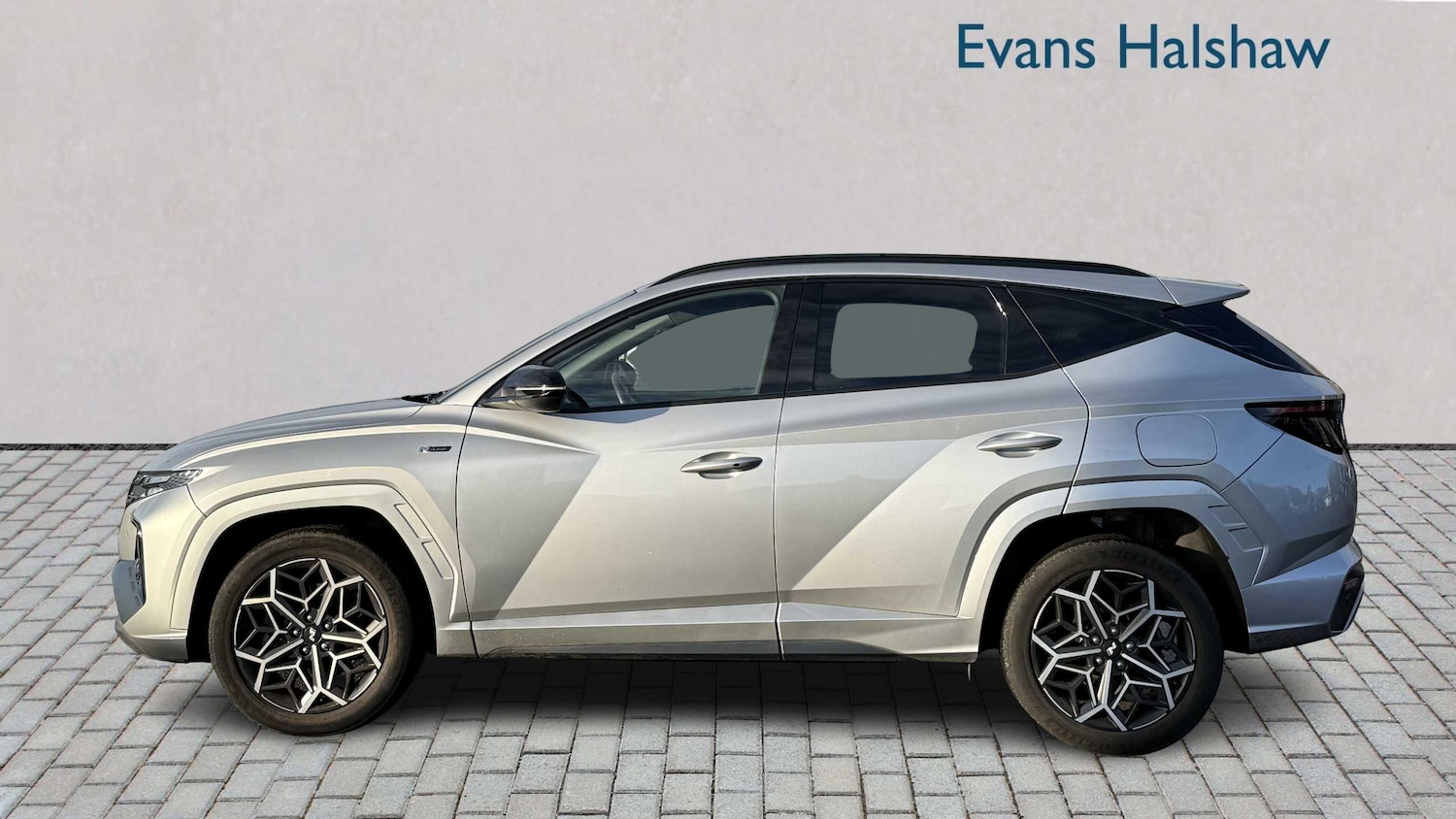 Used Hyundai TUCSON 2023 for sale - 77698732: Photo 4