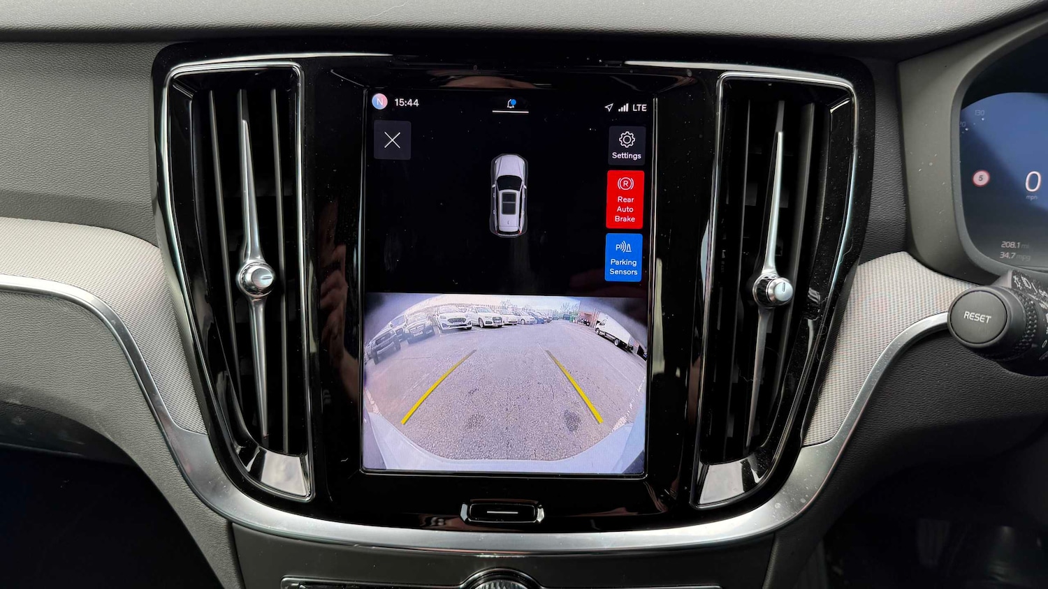 Used Volvo V60 2024 for sale - 78173471: Photo 14