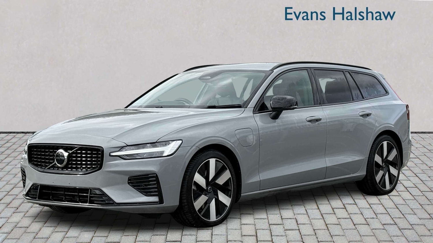 Used Volvo V60 2024 for sale - 78173471: Photo 5