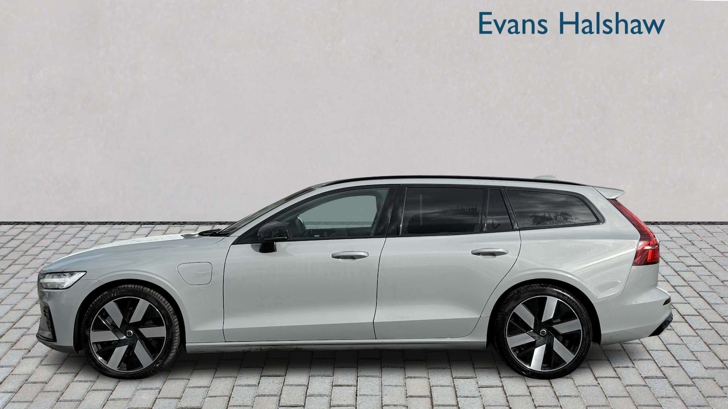 Used Volvo V60 2024 for sale - 78173471: Photo 6