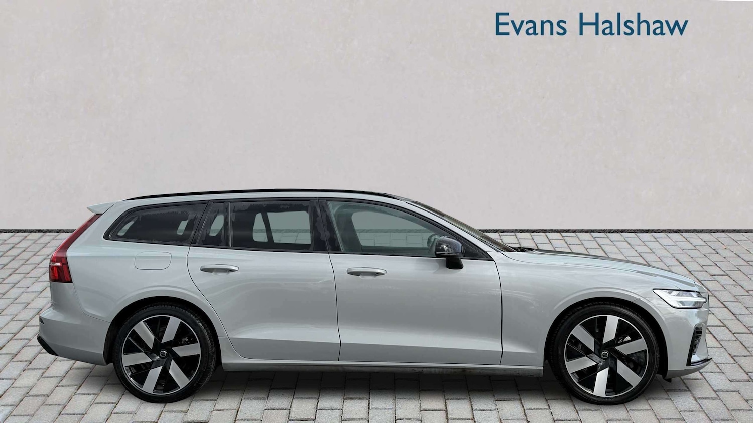 Used Volvo V60 2024 for sale - 78173471: Photo 9