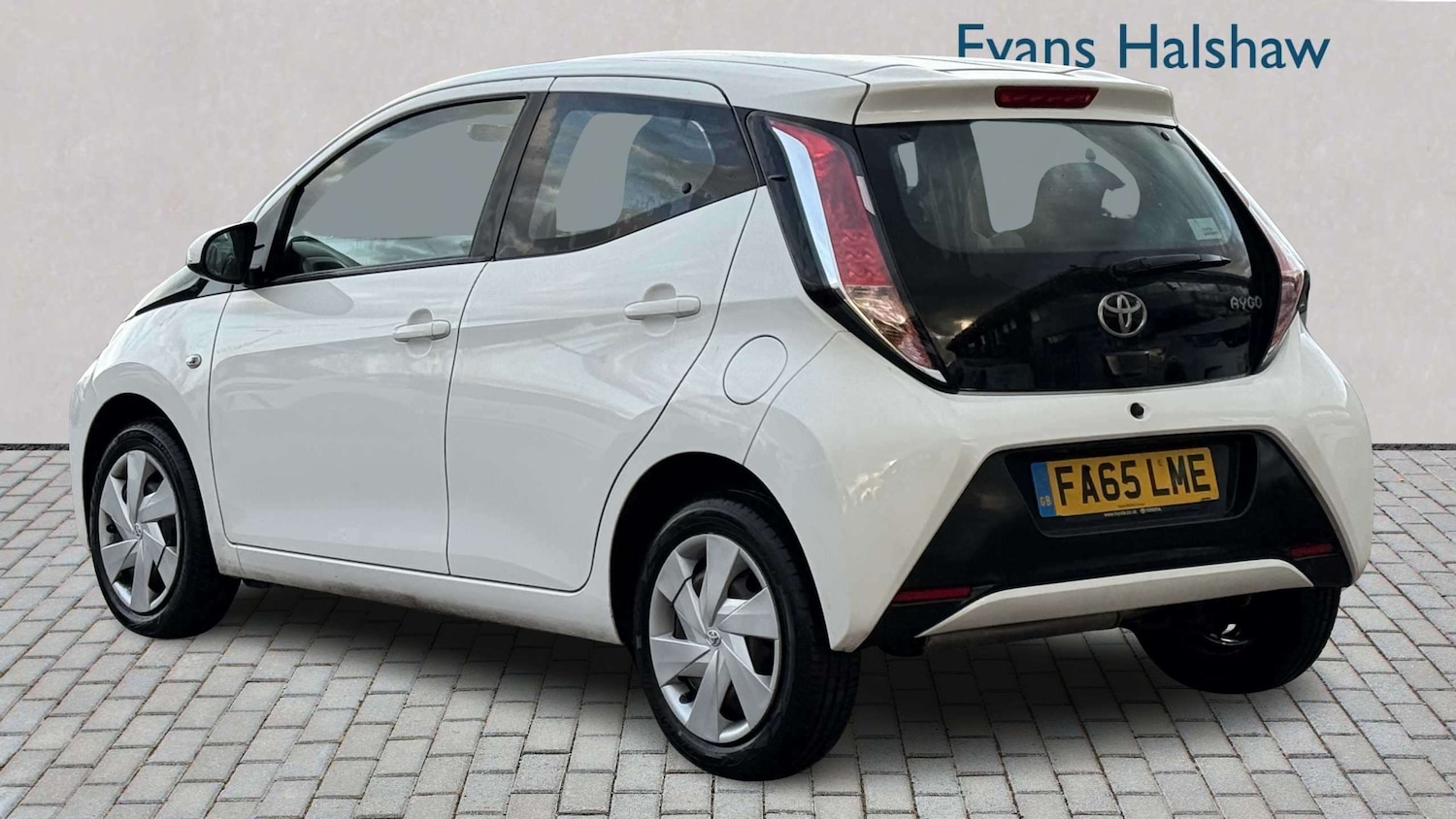 Used Toyota AYGO for sale - 77661359: Photo 2