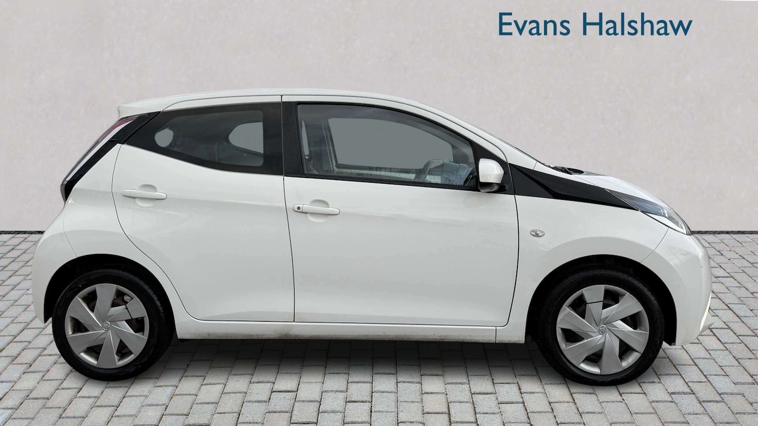 Used Toyota AYGO for sale - 77661359: Photo 8
