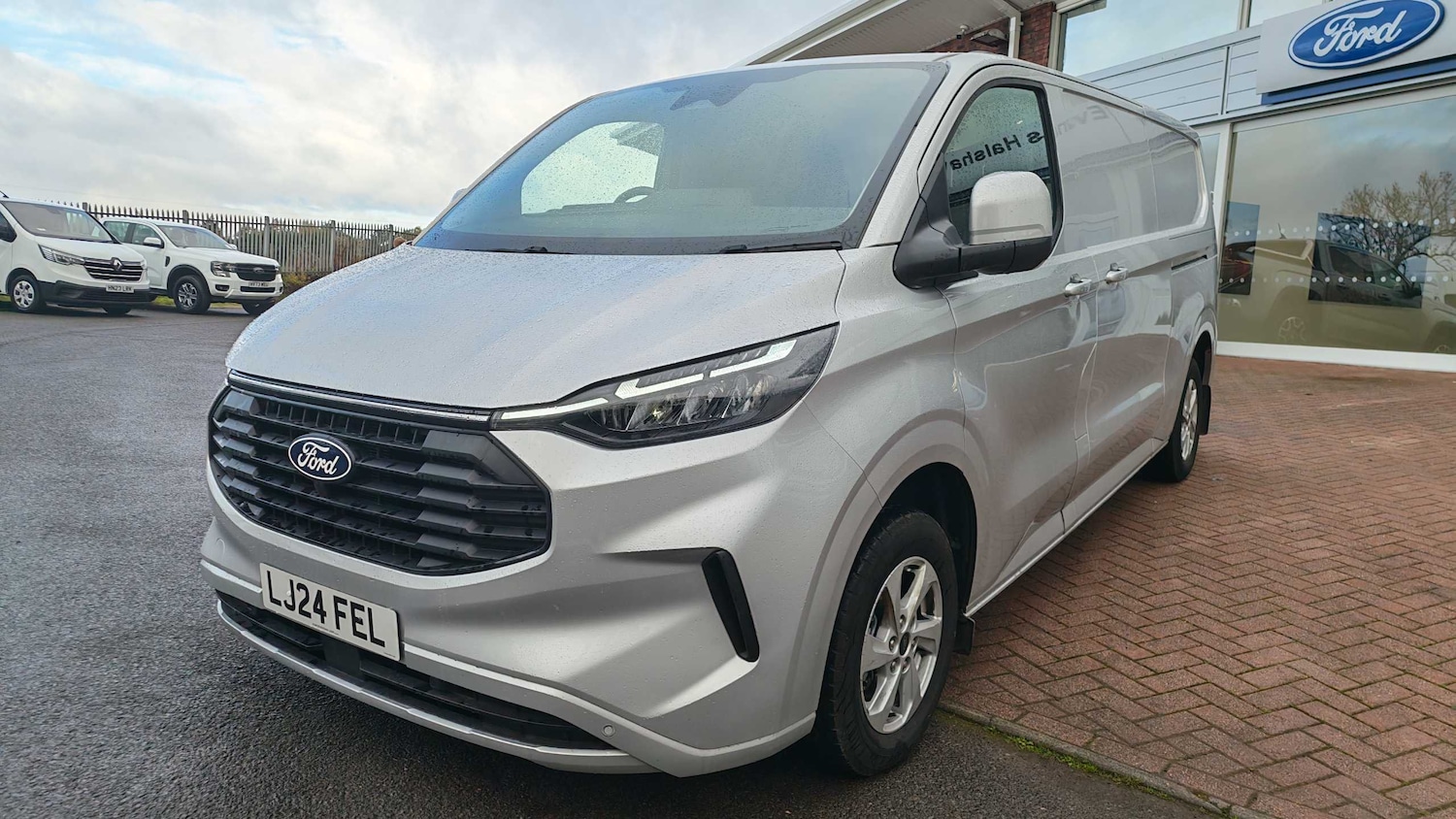 Used Ford Transit Custom 2024 for sale - 76460320: Photo 2