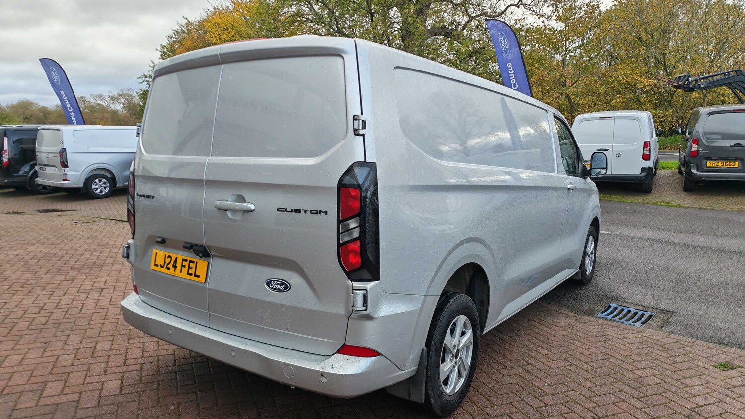 Used Ford Transit Custom 2024 for sale - 76460320: Photo 4