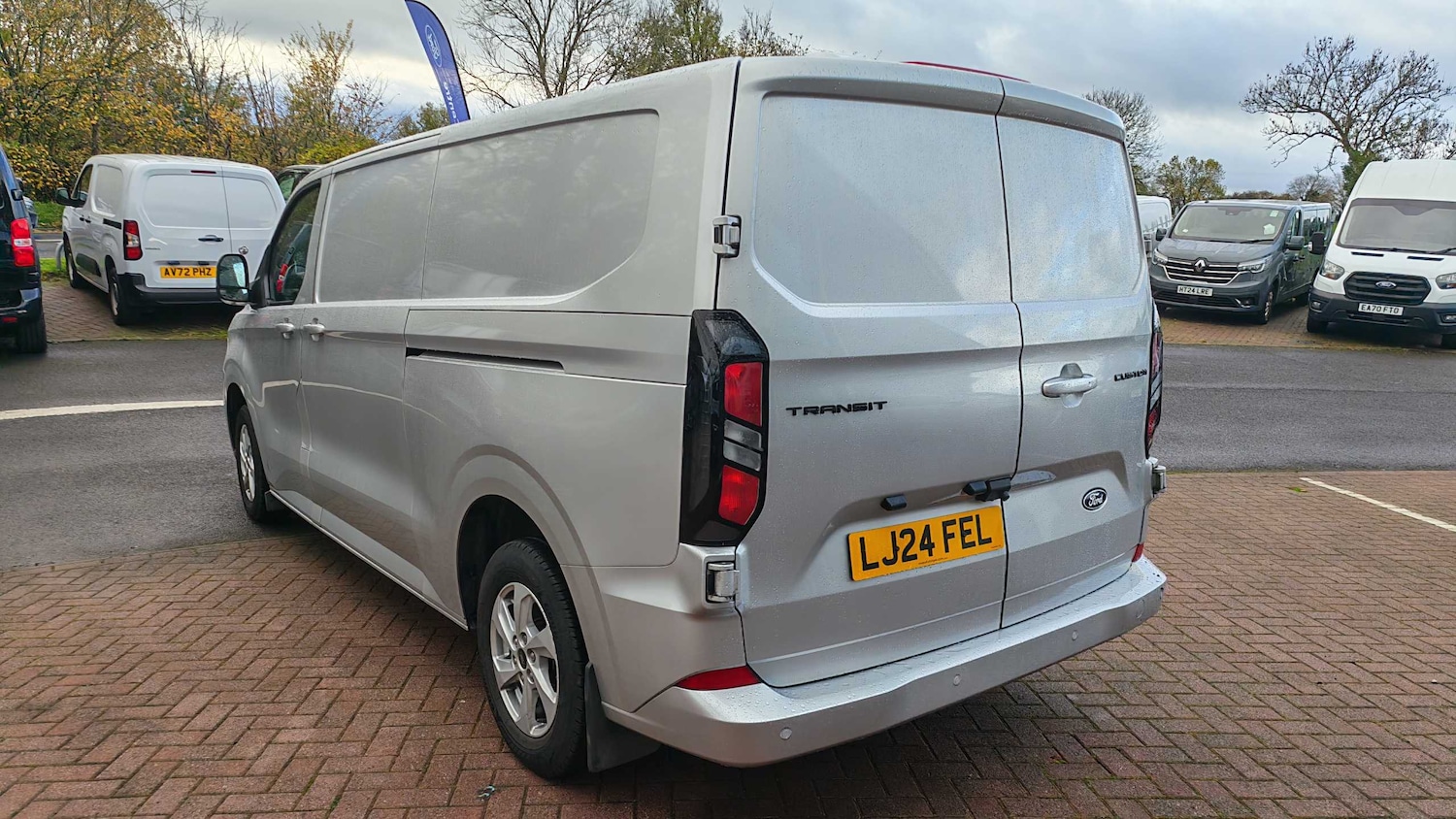 Used Ford Transit Custom 2024 for sale - 76460320: Photo 5