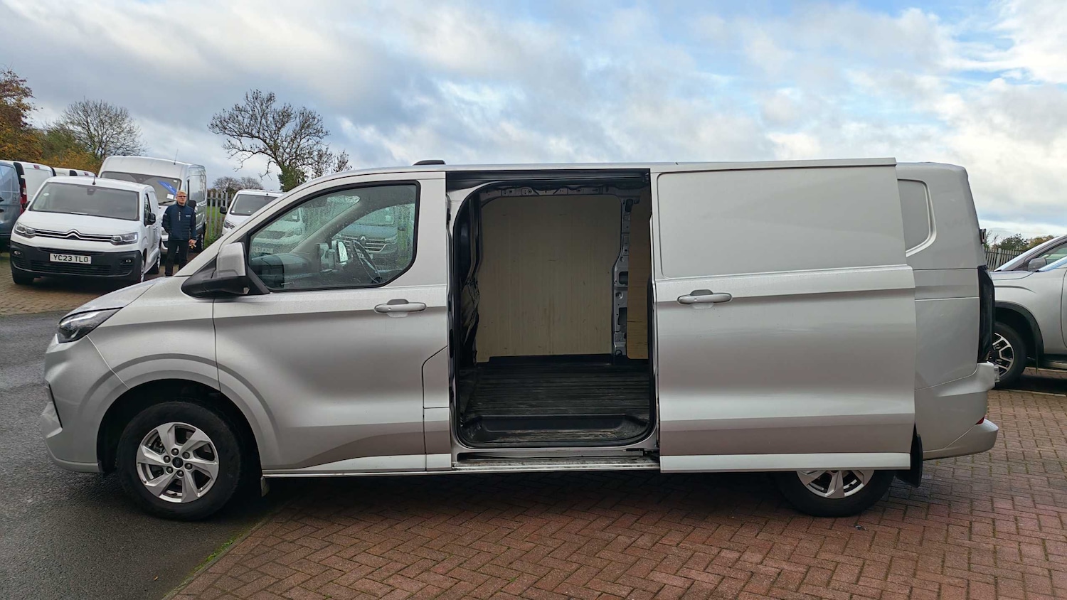 Used Ford Transit Custom 2024 for sale - 76460320: Photo 8