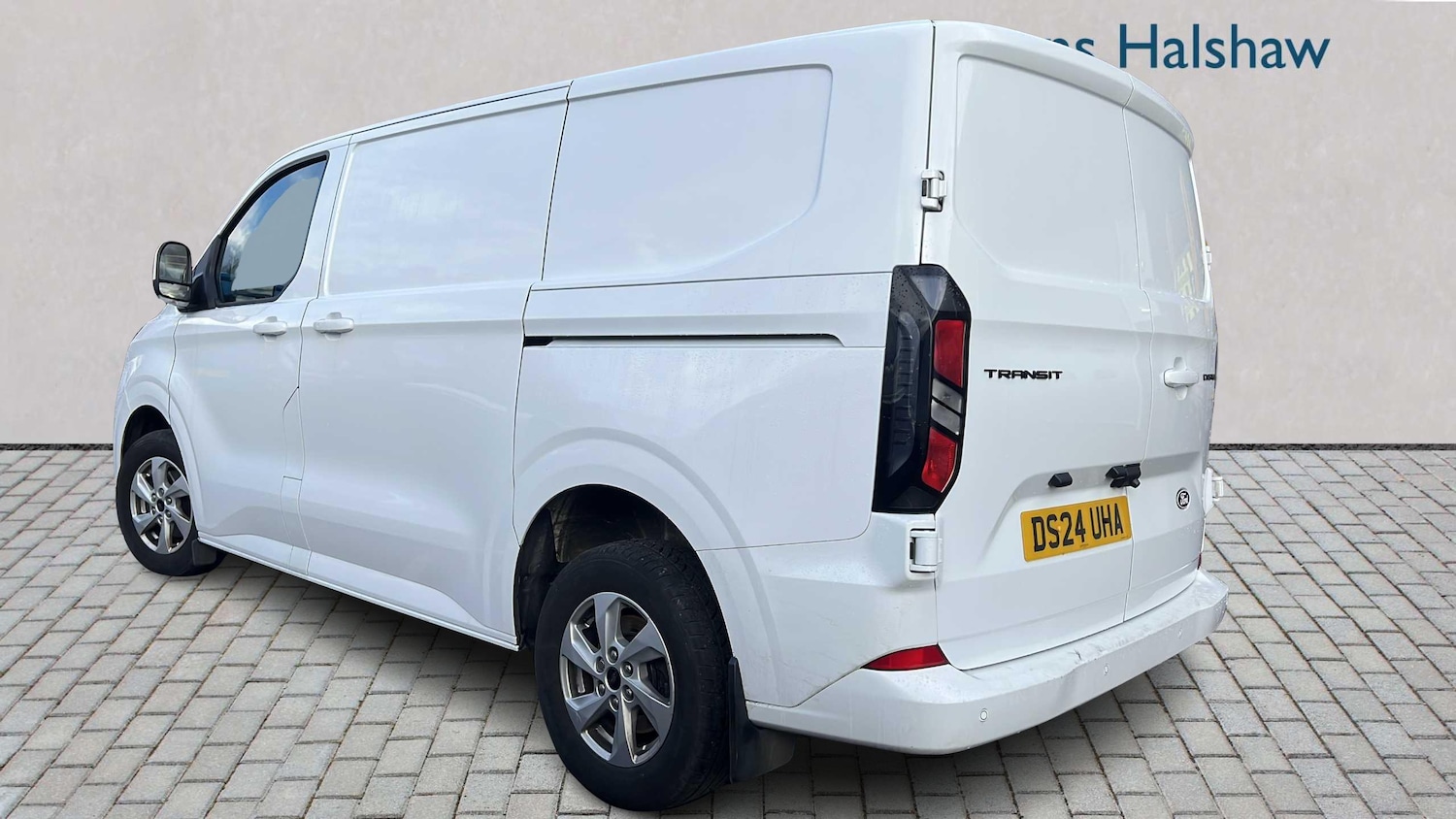 Used Ford Transit Custom 2024 for sale - 77270070: Photo 2